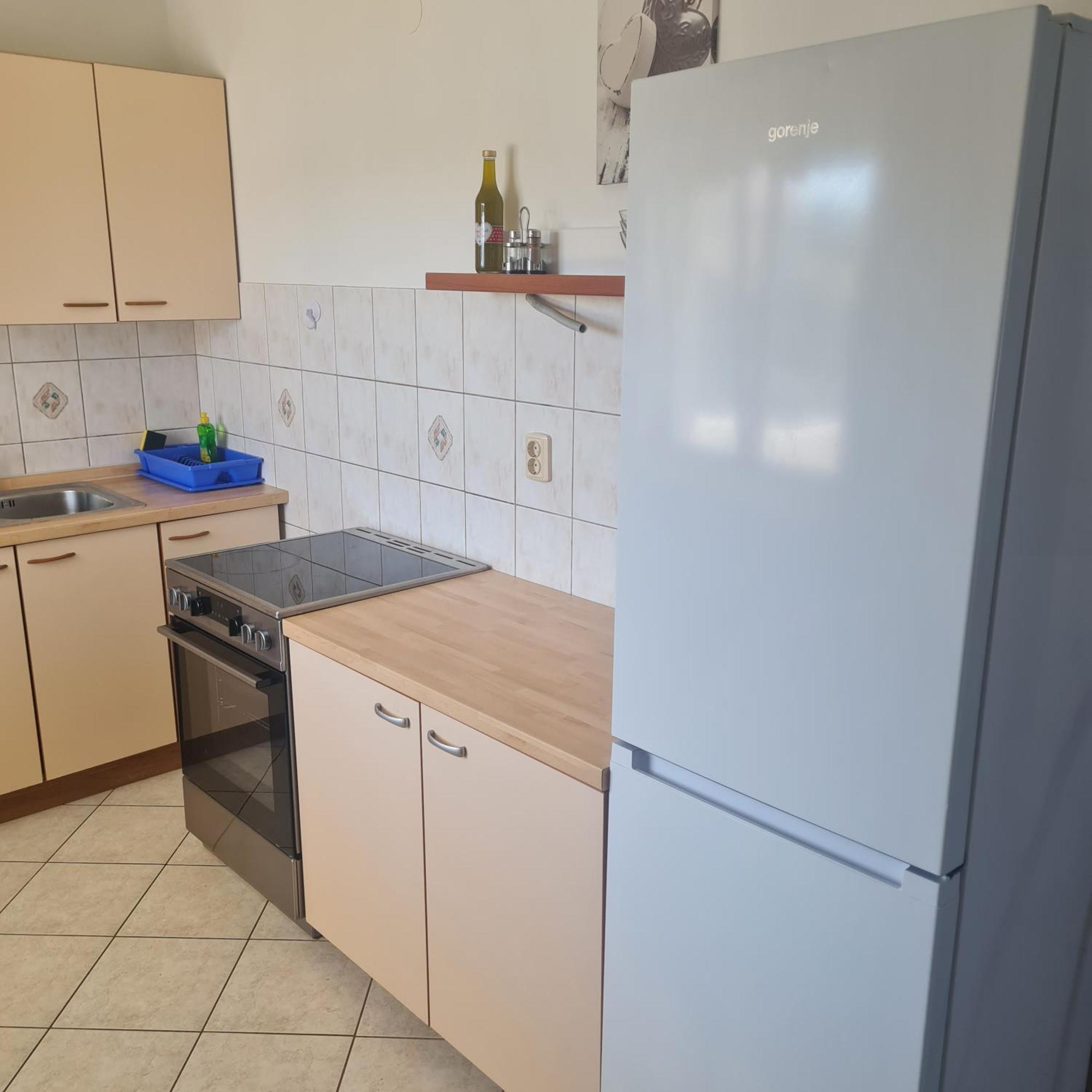 Apartment Karuza Rukavac Vis Bilik gambar