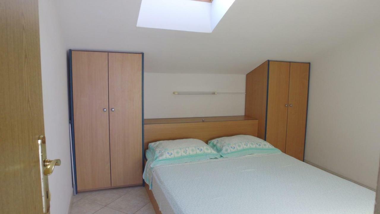 Apartment Karuza Rukavac Vis Luaran gambar