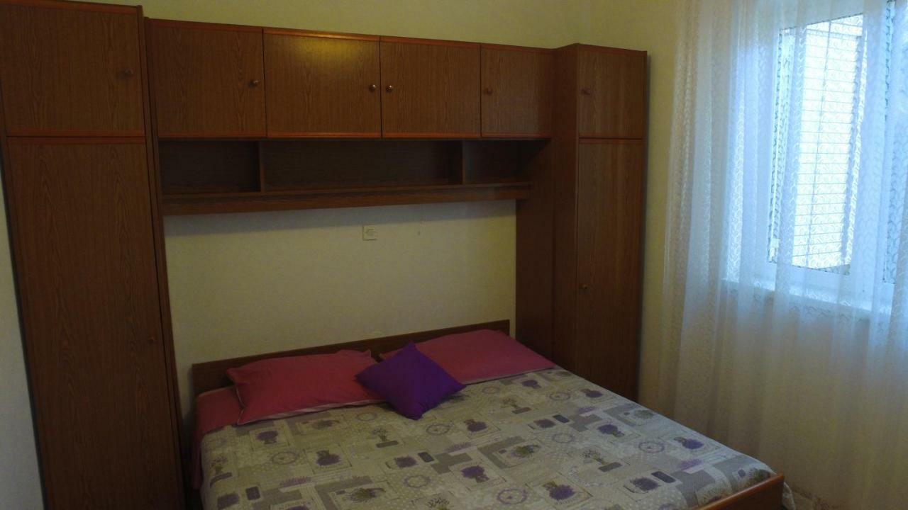 Apartment Karuza Rukavac Vis Luaran gambar
