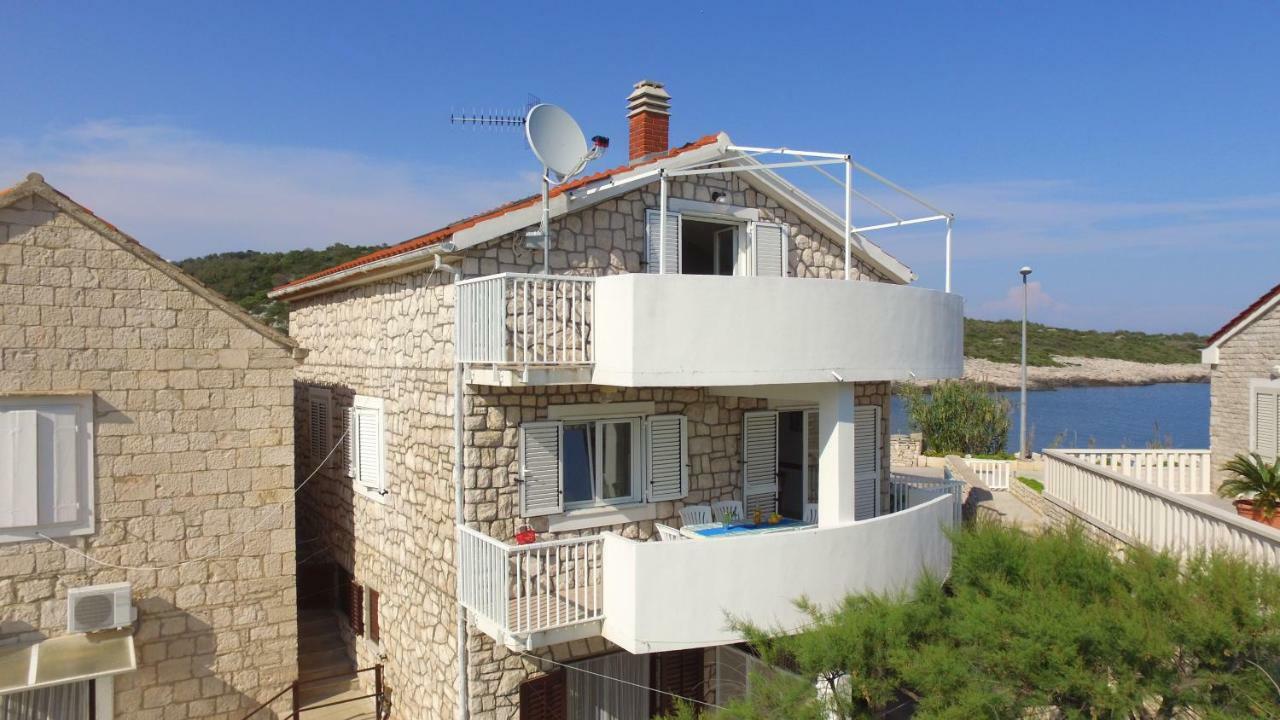 Apartment Karuza Rukavac Vis Luaran gambar