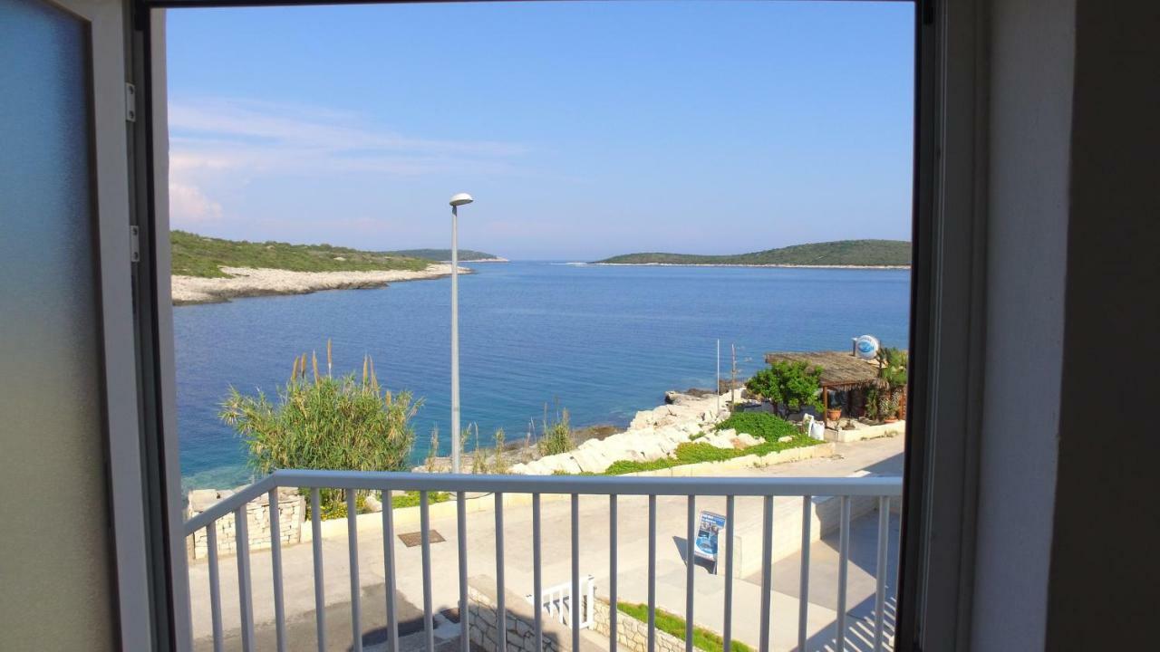 Apartment Karuza Rukavac Vis Luaran gambar