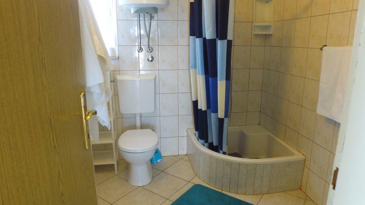 Apartment Karuza Rukavac Vis Luaran gambar